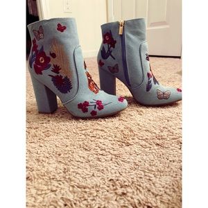 Embroidery Block Heel Ankle Bootie| Size 9